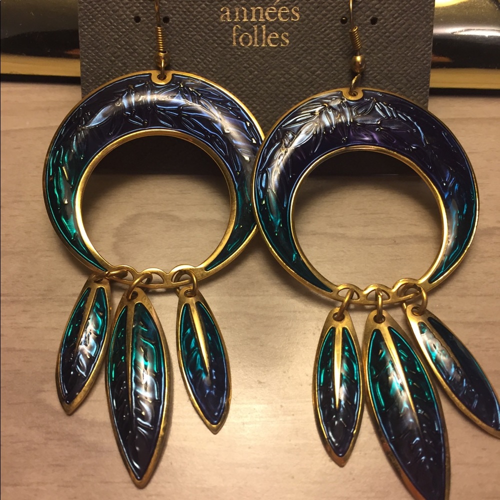 Earrings (pierced)